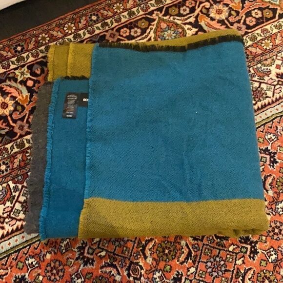 ASOS green blue and gray extra large scarf - Picture 4 of 4